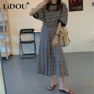 Vestido de verano a rayas, camiseta, vestido de mujer con cuello redondo, Color de contraste, moda informal suelta, vestidos por debajo de la rodilla, bata de dos puntas con botones para mujer