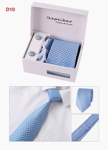 Cravate habillée 8,5 cm.