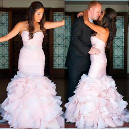 Vestidos 2016 Bush Pink Organza Mermaid Vestidos de novia de boda Sexy Sweetheart en cascles Boaded Srash Tiered Bridal Gowns Customed China