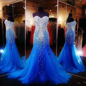 Robes 2023 Luxury Ocean Blue Sirène Long Robes de bal Robes sans bretelles Crystals de tulle perlé balayez les robes de soirée de fête formelle fabriquée sur mesure