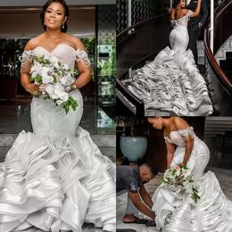 Jurken African Mermaid Bridal Size Wedding Plus jurk Ruches Off Shoulder Tassle Lace Applique Tule Sweep Train Custom Made Vestidos