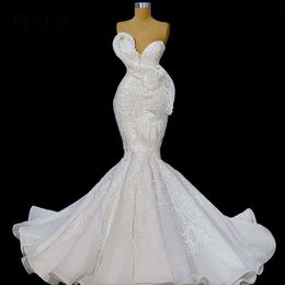 Robes nuptiale magnifique sirène robe de mariée en dentelle applique en cœur décolleté de balayage