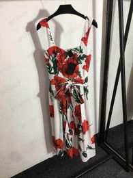 Robes à imprimé floral avant élastique plissée design robe à épaule à une ligne