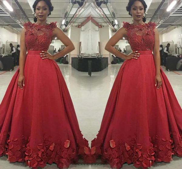 Vestidos hermosos vestidos de fiesta rojos de apliques transparentes 2017 Vestidos de pétalos de la rosa de la línea Longitud de la noche Partido Sudáfrica D