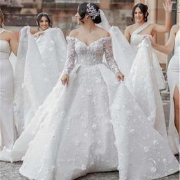 Jurken jurk kristallen Brial Wedding Elegant 2021 van de schouder lange mouwen met 3D bloemen kanten applique kapel trein op maat gemaakte vestidos de novia