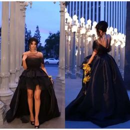 Jurken High Gothic Wedding Black Low Bruids Jurk van de schouder Satin Tule Tule Made Sweep Train Leerte strandkasteel Vestidos de novia