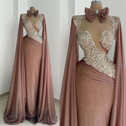 Robes High Neck Sirène du soir Crystals d'arc de soirée Perge d'illusion scintillante corsage de balayage sur mesure Ocn Forme Ocn Portez de la robe de bal arabe Vestidos