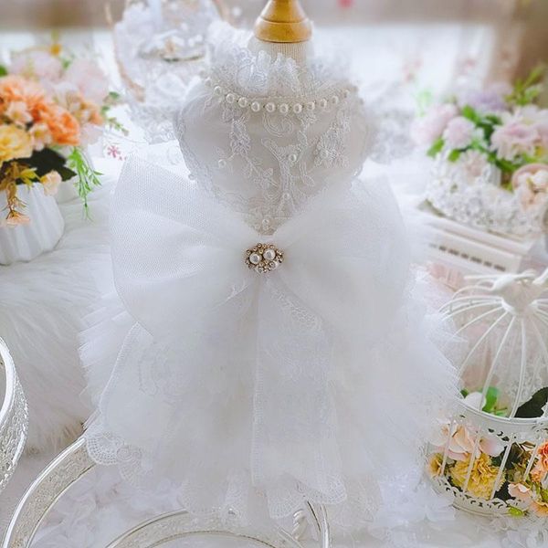 Robes Haut de gamme Fait à la main Vêtements de luxe pour chiens Robe de mariée Jupe détachable Traînant élégant Tulle Dentelle Princesse One Piece Fournitures pour animaux de compagnie