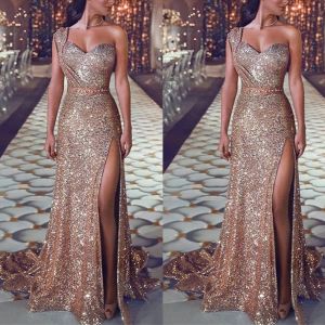 Jurken in Stock 2020 Nieuwe Long Slit Evening Jurk One Shoulder Shine Pargin Sparkle Elegant Women Prom feestjurken Abendkleider goedkoop