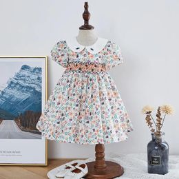 Jurken Kinderen Meisje Gesmokte Bloemenjurk Baby Vintage Jurken Peuter Spaanse Smokjurk Kinderkielkleding Perter Pan Kraag 210