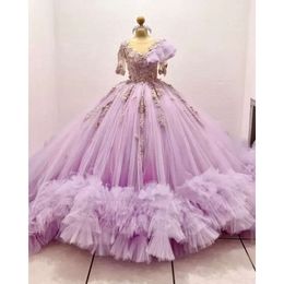 Jurken Lilac Floral Applique Quinceanera met 3d korte mouwen kralen juweel nek sweep trein zoet 16 prinses verjaardagsfeestje prom ball jurk plus maat