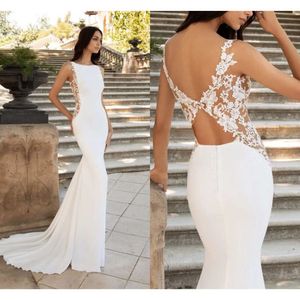 Robes Mermad Soft Bridal Satin en dentelle Appliques de mariage Robe de fête vintage Open Back Court Train princesse robe