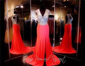 Vestidos Nude/Coral V Neck Forming Forming Open Back Vestido Prom Vestido pesado Top delantero Vestido de noche Sendero Garabia Mermaid Vestido