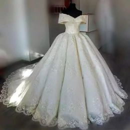 Robes hors de l'épaule robes de mariée applique en dentelle en dentelle sans manches couches de trains robes de mariée personnalisées couture tulle bril