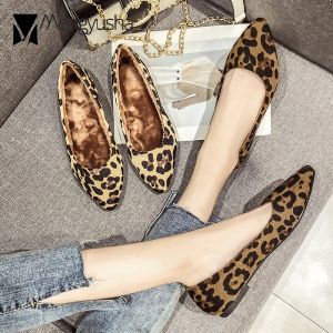 Jurken OL Dames Geklede Schoenen Luipaard Flats Dames Pluche Fleece Schoenen Winter Puntschoen Balletten Zwangere Antislip Loafers Bont Ballerina