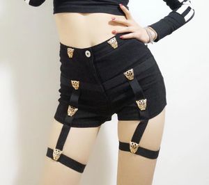 Jurken Punk Rock Sexy High Taille Shorts Women Metal Leopard Button Decoratie Hoge elastische band Hollow Out Hip Pop Fashion Short Shorts