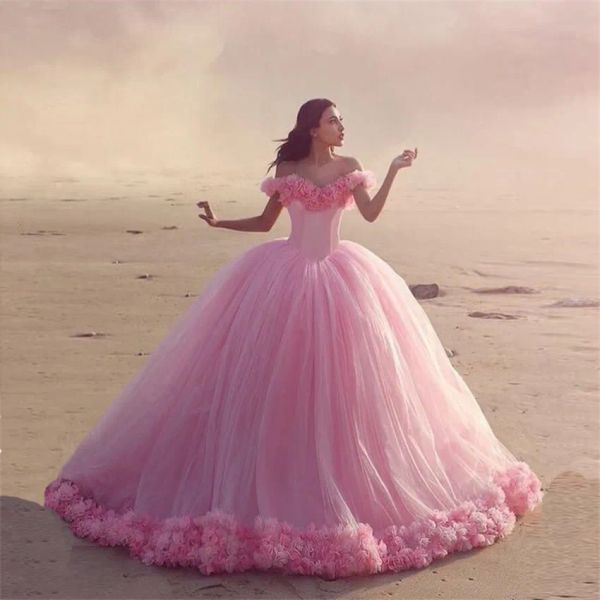 Robes sexy hors de la robe de mariée de la boule épaule avec des fleurs à la main Magnifique robes nuptiales en tulle rose