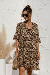 Jurken Zomer Bloemen Vrouwen Jurk Stiksels Mini Casual Korte Mouw V-hals Uitlopende Mouwen Vrouwelijke Vakantie Sexy Luipaardprint Dame Jurken