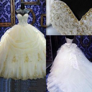 Jurken vintage hete ball jurk sweetheart borduurwerk kanten parels parels lange trouwjurk chapel trein met boog formele bruidsjurken s s