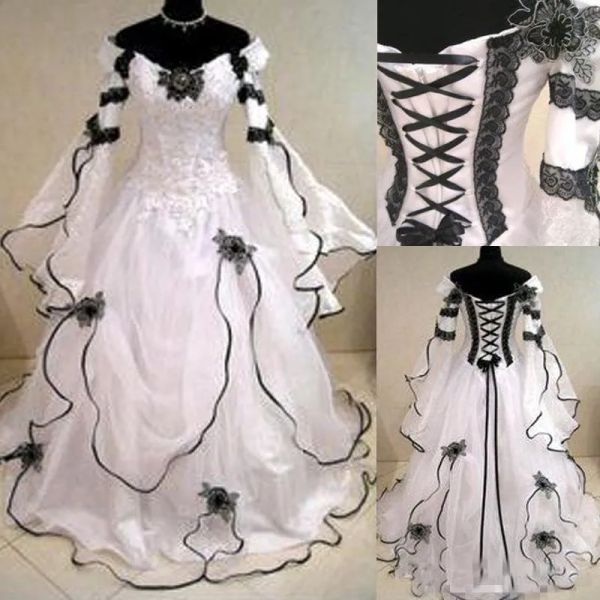 Robes vintage Plus taille gothique une ligne robes de mariée avec manches longues en dentelle noire de la chapelle de la chapelle