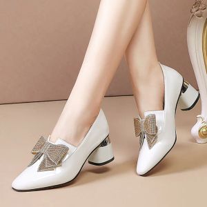 Vestidos Mujer Zapatos de vestir de charol Tacones altos Zapatos de boda blancos Zapatos de novia con lazo brillante Zapatos de mujer sin cordones Primavera Otoño 9352 N