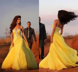 Jurken Yellow Mermaid Wedding Jurken 2015 Sweetheart pailletten Beads Watteau Sweep Train Organza Bridal Dress Ruffles Beach Cheap Wedding