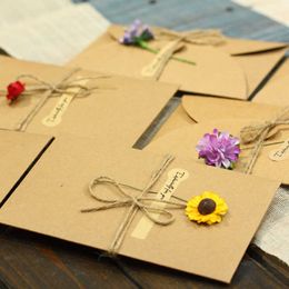 Flores secas, 1 unidad, papel Kraft, tarjeta de felicitación de invitación de flores hecha a mano con sobre, tarjetas de Navidad, recuerdos de fiesta de cumpleaños y boda