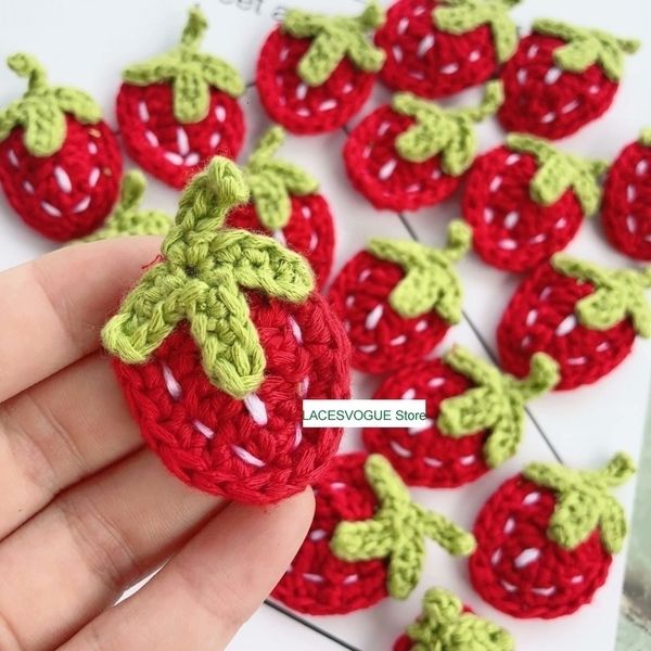 Fleurs séchées 30PCSLot 5X3CM DIY Fil Fraise Tissu Pâte À La Main Crochet Tricoté Applique Patchwork Couture Couture Accessoires 871 230729