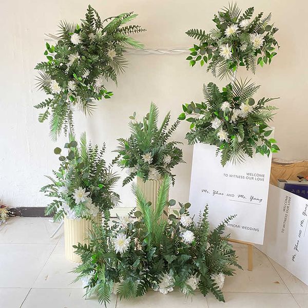 Flores secas Fila de flores artificiales Arcos de boda Decoración Hojas de palma verdes Plantas falsas Bosque Selva Tienda de fiestas Organizar guirnalda Telón de fondo de pared