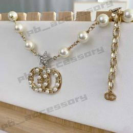 Percez le collier de perles 18 styles en gros de luxe Designer pendentif colliers marque double chaîne de lettres plaqué strass cristal 986