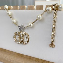Percer le collier de perles 18 Style Gros Designer De Luxe Pendentif Colliers Grand Double LetterChain Plaqué Crysatl Strass G