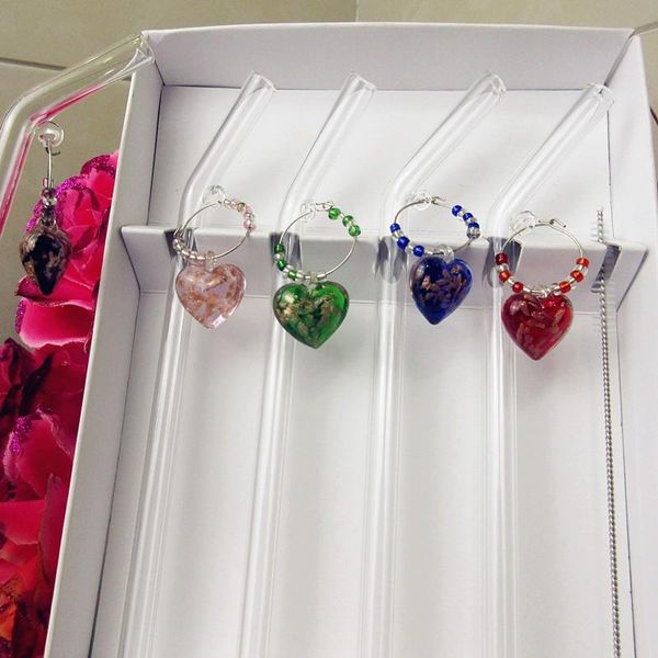 Pailles à boire en gros personnalisé paille de verre soufflé à la main coloré pendentif en forme de coeur fête de mariage pliage de haute qualité