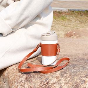 Couvercle de boisson Sac de bouteille d'eau en simili cuir Portable peut refroidisseur mode haute qualité couverture de tasse articles ménagers manchon résistant à l'usure 230826