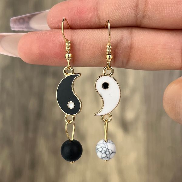 Drip huile Tai Chi Gossip Eore manchette de boucles d'oreilles femmes Fashion Fashion Simple Madan Romantic Ball Pendant Boucle d'oreille