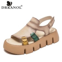 Drkanol fait à la main Sandales en cuir authentiques Femmes Designer Crochet de luxe Crochet et boucle Plateforme Sandales décontractées Chaussures d'été 240428