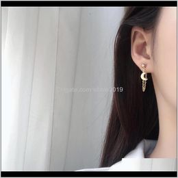 Drop levering 2021 Stud earring vrouwen asymmetrische oorbellen dames geometrische dames modesterren maan sieraden dame Koreaanse goud kleurlegering kolc