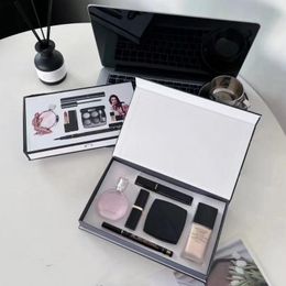 EPACK Set de maquillaje Colección Fundación Paleta de sombras de ojos Lápiz labial mate 15 ml Perfume 6 en 1 Kit cosmético con caja de regalo para mujeres