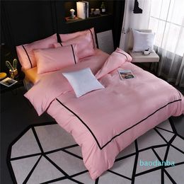 Dropship 4 Color Letter Bedding Pak Zomer Quilt Cover Katoen Roze Borduurwerk Bed Speed ​​Slaapkamer Bed Dekbedovertrek 4 STKS SET2021