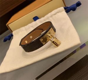 Bracelet en cuir PU marron plat classique de mode de livraison directe avec des bracelets de charme de tête de serrure en métal dans la boîte au détail de cadeau SL06 JER