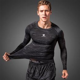 Dry Fit Compression Shirt Hommes Rashgard Fitness Manches Longues Running Gym T Football Jersey Sportswear Sport Tight 220728