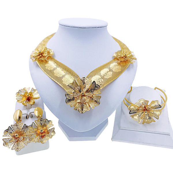 Ensemble de bijoux plaqué or 24 carats de Dubaï pour femmes, design italien, forme de fleur, bracelet en alliage africain, bague, collier et boucles d'oreilles 231226