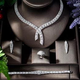 Dubaï 4 pièces Luxury Bridal Jewelry Set CZ Qatar Collier et boucles d'oreilles élégantes pour femmes élégantes 240401