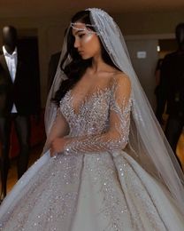 Dubaï Arabe Robe De Bal Robes De Mariée Plus La Taille Chérie Dos Nu Balayage Train Robes De Mariée Bling De Luxe Perles Paillettes Robes De Mariée
