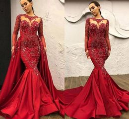 Oversokken zeemeermin prom jurken met afneembare trein rode kant applique kralen Dubai Arabische kristallen avondjurken lange mouw beroemdheid pageant jurk al4716