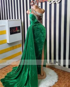 Dubaï Arabe Sexy Africain Vert Sirène Robe De Bal Velours Femmes Haut Côté Split Perlé Cristaux Manches Occasion Spéciale Perlé Robes De Soirée Sur Mesure