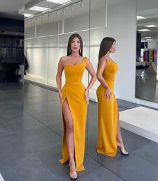 Dubaï arabe simple jaune sirène robes de bal pour femmes filles grande taille une épaule haut côté fendu vêtements de cérémonie anniversaire occasion spéciale robes de soirée