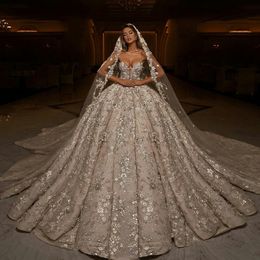 Dubai Robes Plus taille Chapel Train Sweetheart Vestido de Novia Appliquée Robes de mariage Bridal Made sur mesure