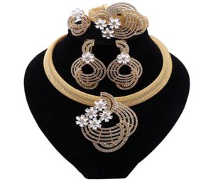 Dubai Mode-sieraden Sets Elegante Vrouwen Goud Kleur Kristal Ketting Armband Party Oorbellen Ring Luxe Sieraden9489160