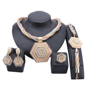 Dubai Gold Color Crystal Sieraden Set Vrouwen Kostuum Nigeriaanse Bruiloft Ketting Oorbel Armband Ring Sieraden Sets