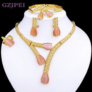 Ensemble de bijoux de couleur or de Dubaï pour femmes, mode plaqué or 18 carats, bijoux en opale rose, collier, boucles d'oreilles, bague, bracelet, usage quotidien 240125